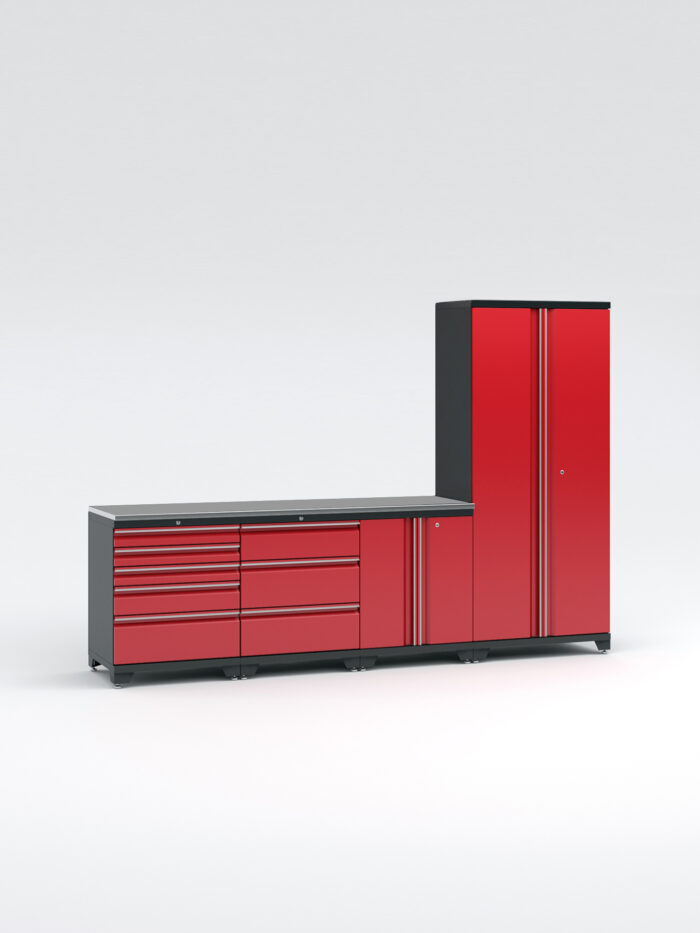 Garageinredningen med 4 delar - set 1, röd, PRO är ett rött och svart modulärt garageförvaringssystem med olika skåp och lådor mot en vit bakgrund. Den innehåller både höga och korta enheter med handtag för gott om förvaring.
