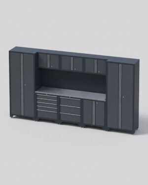 Garageinredning med 8 delar - set 1, grå, CLASSIC är en stor modulär förvaringsenhet i mörkgrå metall med flera skåp, lådor och en arbetsyta på bänkskivan, som visas mot en vanlig ljus bakgrund.