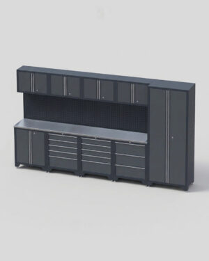 Garageinredning med 9 delar - set 1, grå, CLASSIC är ett stort modulärt garageförvaringssystem med flera skåp och lådor, övre och nedre förvaring, ett högt sidoskåp, en bänkskiva i metall och ett perforerat stänkskydd.