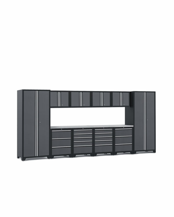 Garageinredning med tio gråa skåp