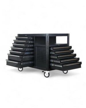 En Verktygsvagn / arbetsstation med 12 lådor i svart, med flera skjutbara lådor på båda sidor och en plan yta ovanpå. Den är utrustad med fyra hjul för enkel förflyttning och inkluderar ett tomt mittfack, designat för att organisera och transportera verktyg.