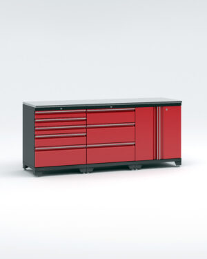 Ett elegant, rött garageförvaringssystem kallat "Garageinredning med 3 delar - set 1, röd, PRO," har flera lådor och en vertikal sektion till höger. Den står på fyra stadiga fötter mot en ljus bakgrund.