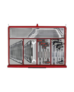 Verktygsvagn 7 lådor + 628 delar verktyg TengTools TKW26R628T är en snyggt organiserad verktygssats med olika skiftnycklar och verktyg i en röd, rektangulär hållare, med öppen ände, kombinations- och insexnycklar arrangerade i avsedda spår.