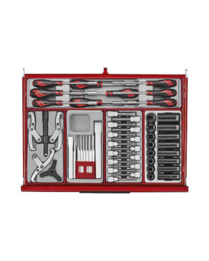 Verktygsvagn 7 lådor + 628 delar verktyg TengTools TKW26R628T är en röd och grå verktygssats med diverse skiftnycklar, skruvmejslar, hylsfästen och precisionsverktyg, allt snyggt organiserat i ett fodral.