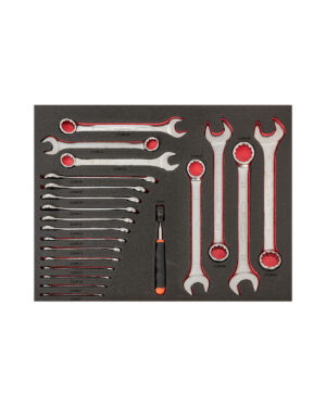 Verktygsvagn E72 verktygssats från BAHCO, i en skumorganiserare, innehåller 346 delar som t.ex. skiftnycklar och kombinationsnycklar av olika storlekar, med en spärrnyckel, alla snyggt arrangerade.