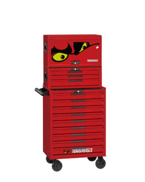 En röd Teng Tools verktygslåda på hjul med flera lådor, ett handtag och en arga ögon-grafik. Produkt: Verktygsvagn 16 lådor + 1033 delar verktyg TengTools TKS26R1033T.