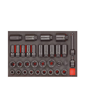 33 delars Krafthylssats 3/4'' Teng Tools TTEISK33 inkluderar slaghylsor av metall och drivverktyg i en skumbricka med fyrkantiga öppningar, några markerade med rött. Den är snyggt och symmetriskt organiserad för att fylla hela brickan.