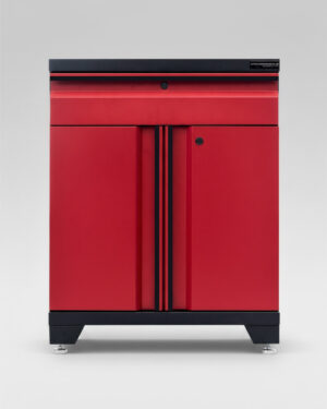 Verktygsskåp 1 låda och dörrar Black edition - Röd, PRO är ett förvaringsskåp i röd metall med två vertikala dörrar, svarta handtag och lister samt fyra justerbara silverfärgade ben, mot en ljusgrå bakgrund.