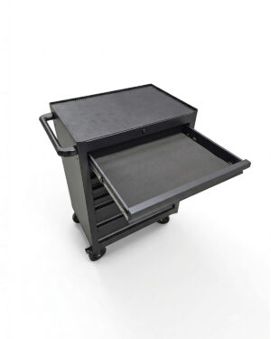 Verktygsvagn med 7 lådor Black edition Nisma tools rolling cart har ett sidohandtag, sju lådor (varav en öppnas för att visa ett rymligt fack), fyra hjul för mobilitet och en strukturerad ovansida.